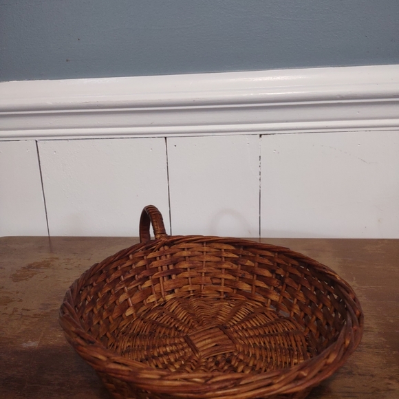 Basket Loop Handle Vintage Brown Wicker Hand Woven 9.5" Dia ~ Rare Cottage Core - Picture 5 of 10